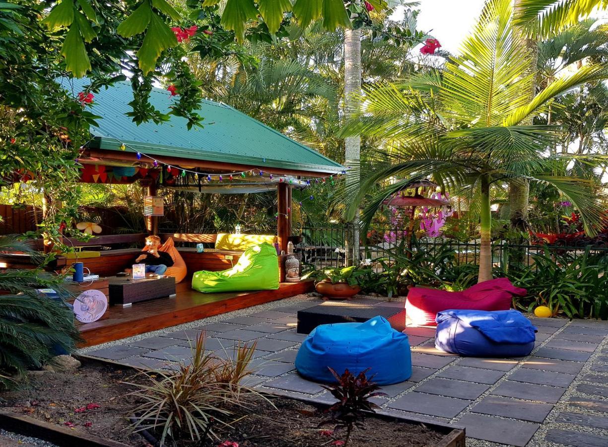 קאירנס Tropic Days Boutique Hostel מראה חיצוני תמונה
