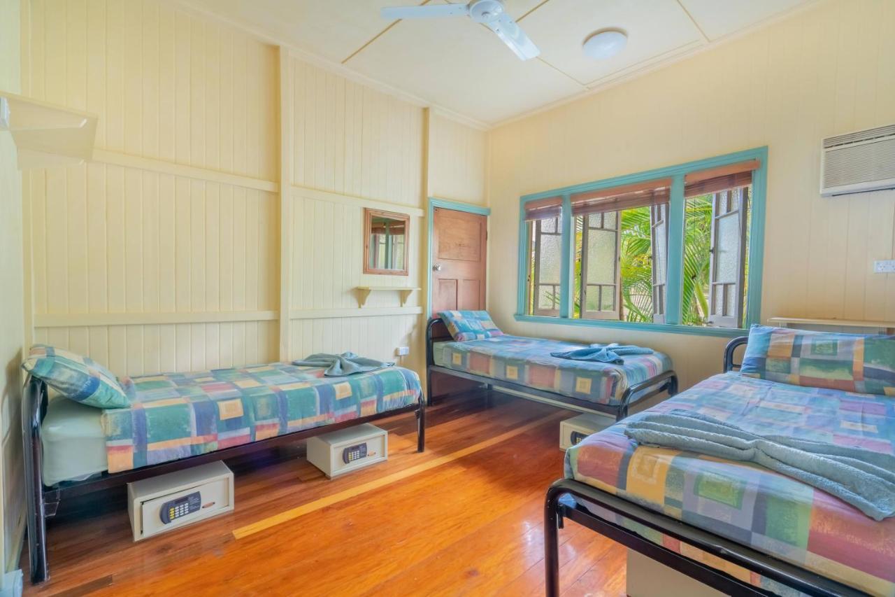 קאירנס Tropic Days Boutique Hostel מראה חיצוני תמונה