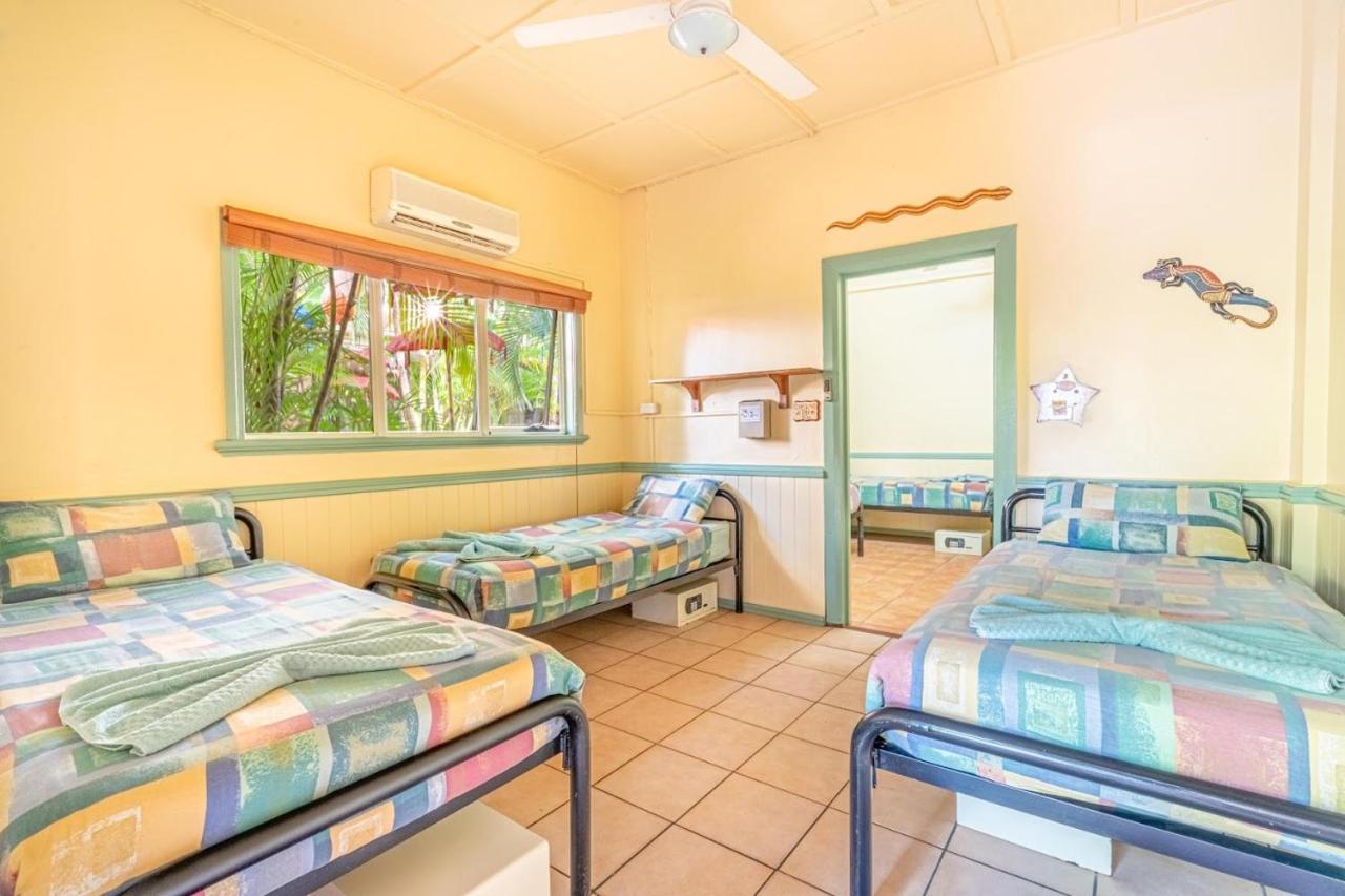 קאירנס Tropic Days Boutique Hostel מראה חיצוני תמונה