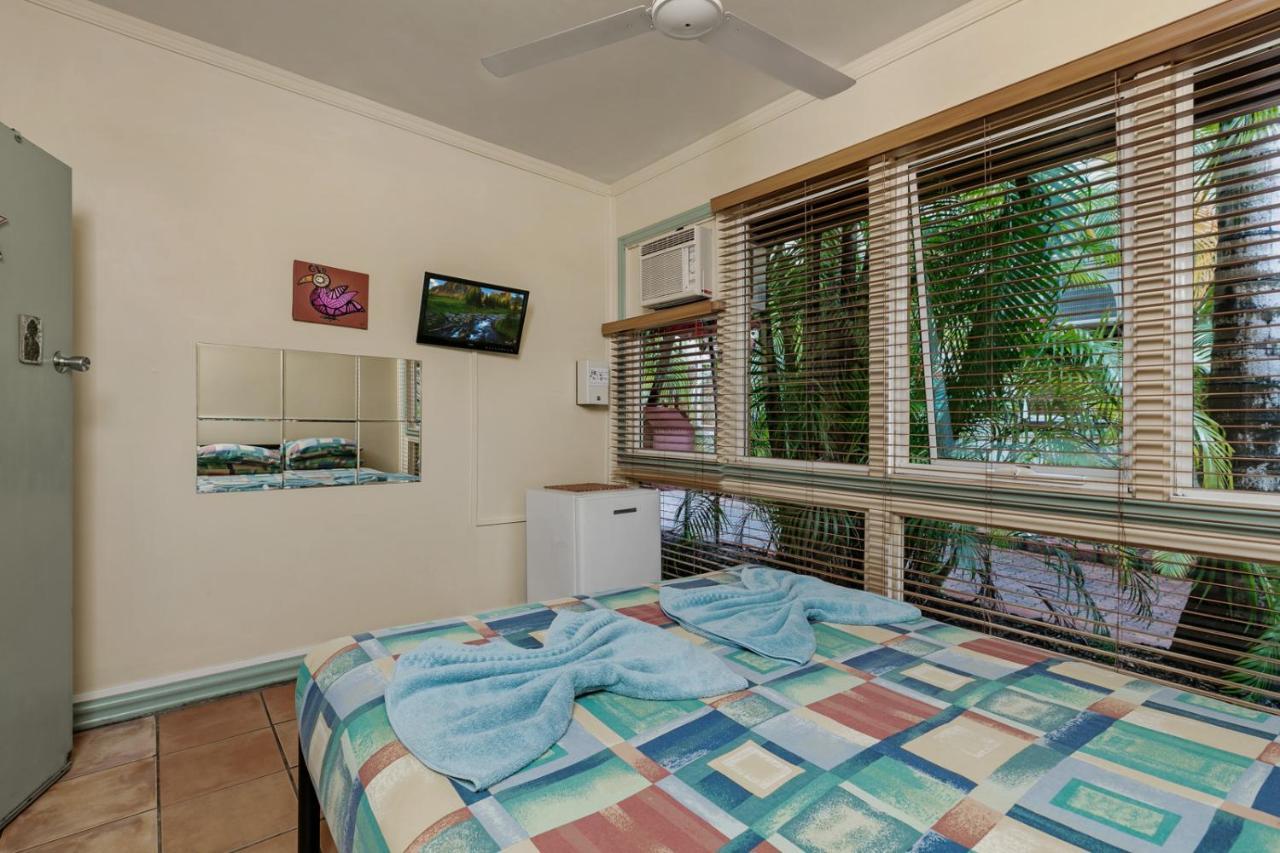 קאירנס Tropic Days Boutique Hostel מראה חיצוני תמונה