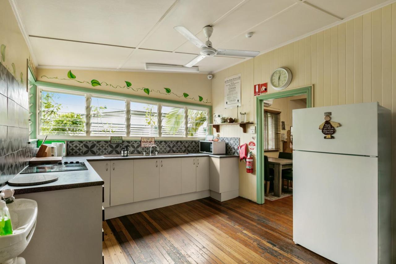 קאירנס Tropic Days Boutique Hostel מראה חיצוני תמונה
